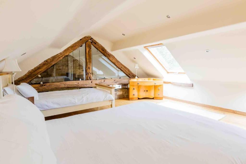 ברנסלי Four Bed Barn Conversion Junction 37 38 M1 מראה חיצוני תמונה