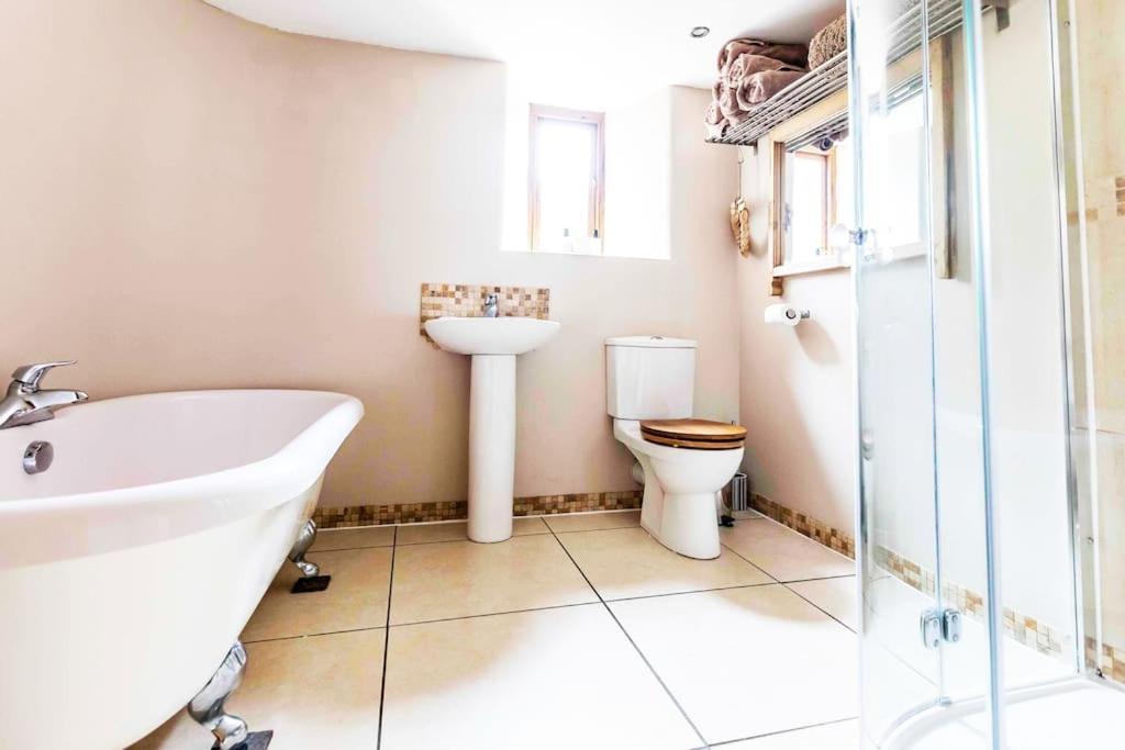 ברנסלי Four Bed Barn Conversion Junction 37 38 M1 מראה חיצוני תמונה